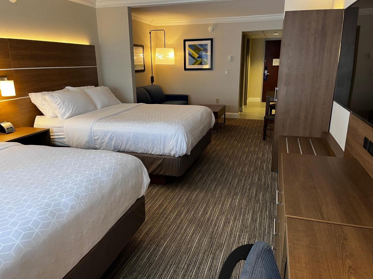 Express & By Ihg 2*