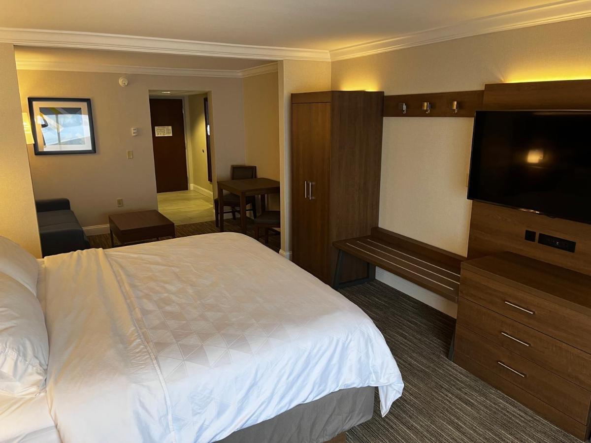 Hotel Express & By Ihg 2*