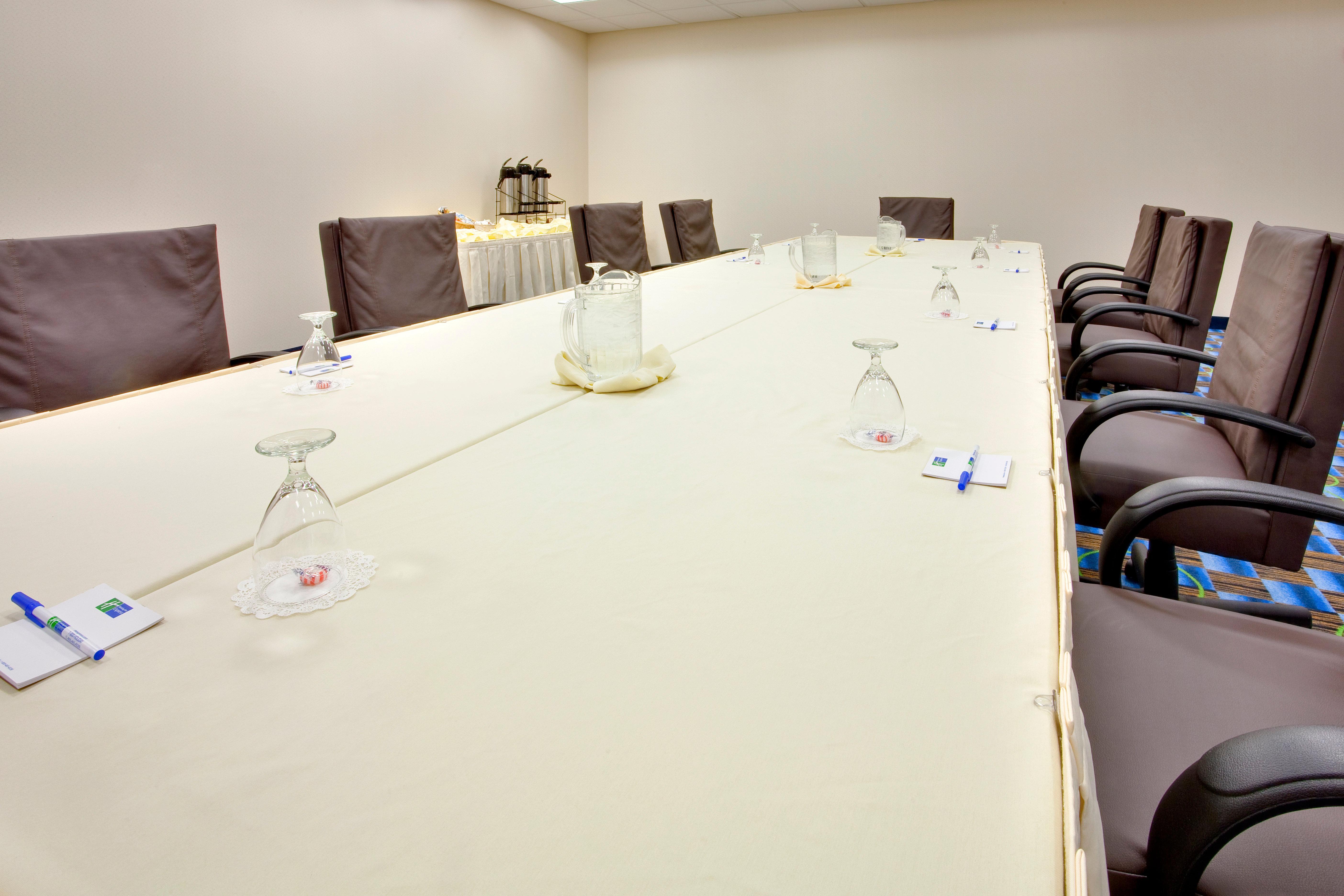 Express & By Ihg 2*