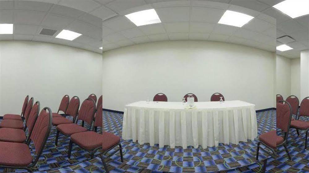 Express & By Ihg 2* Williamsport